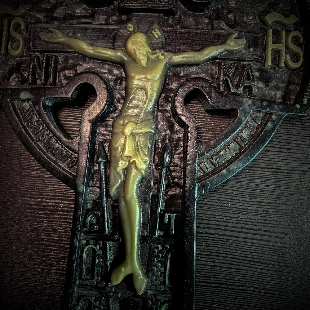 Crucifix Lumina Credinței – Efect fosforescent